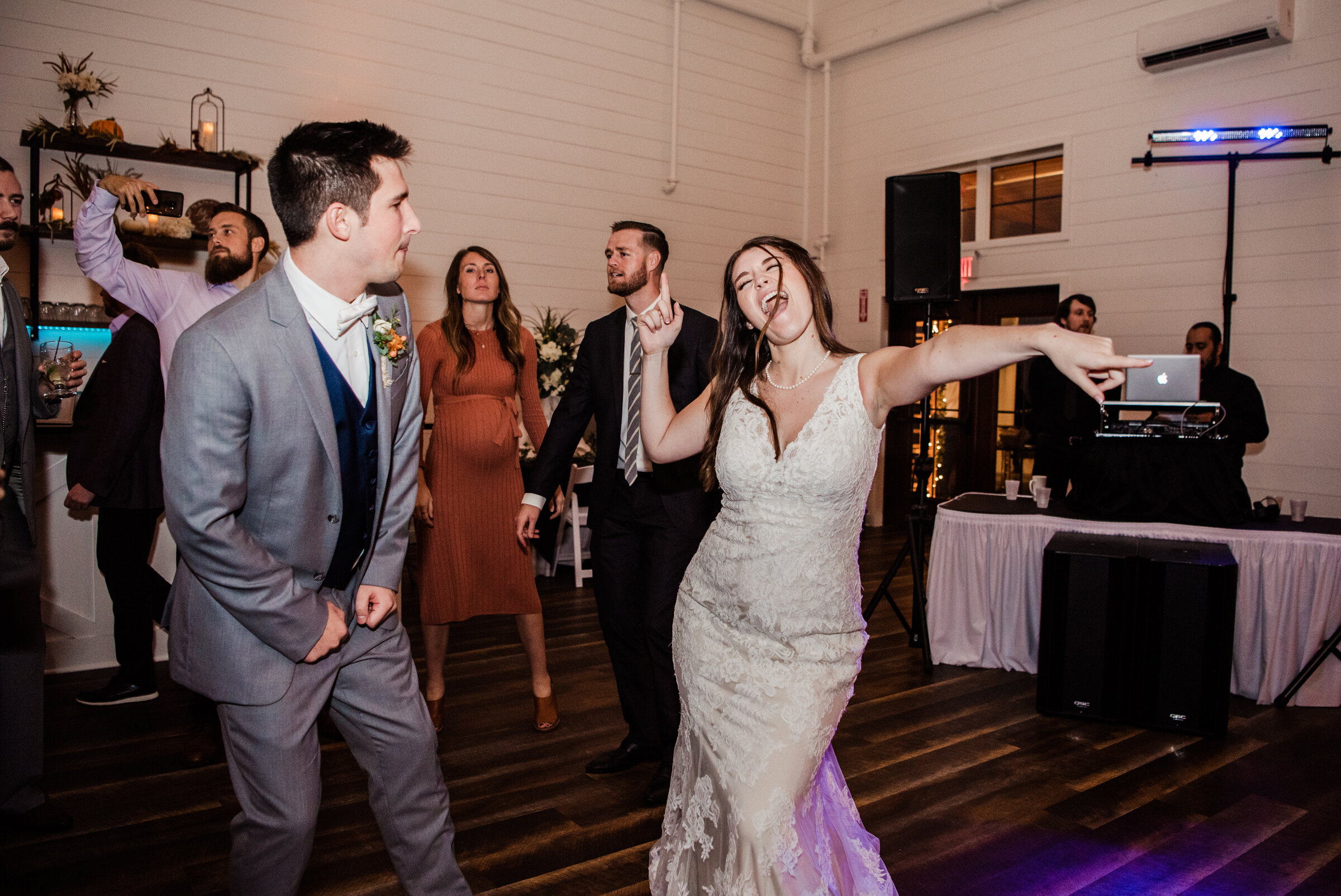 Pomona_at_Blue_Barn_Rochester_Wedding_JILL_STUDIO_Rochester_NY_Photographer_DSC_8911.jpg