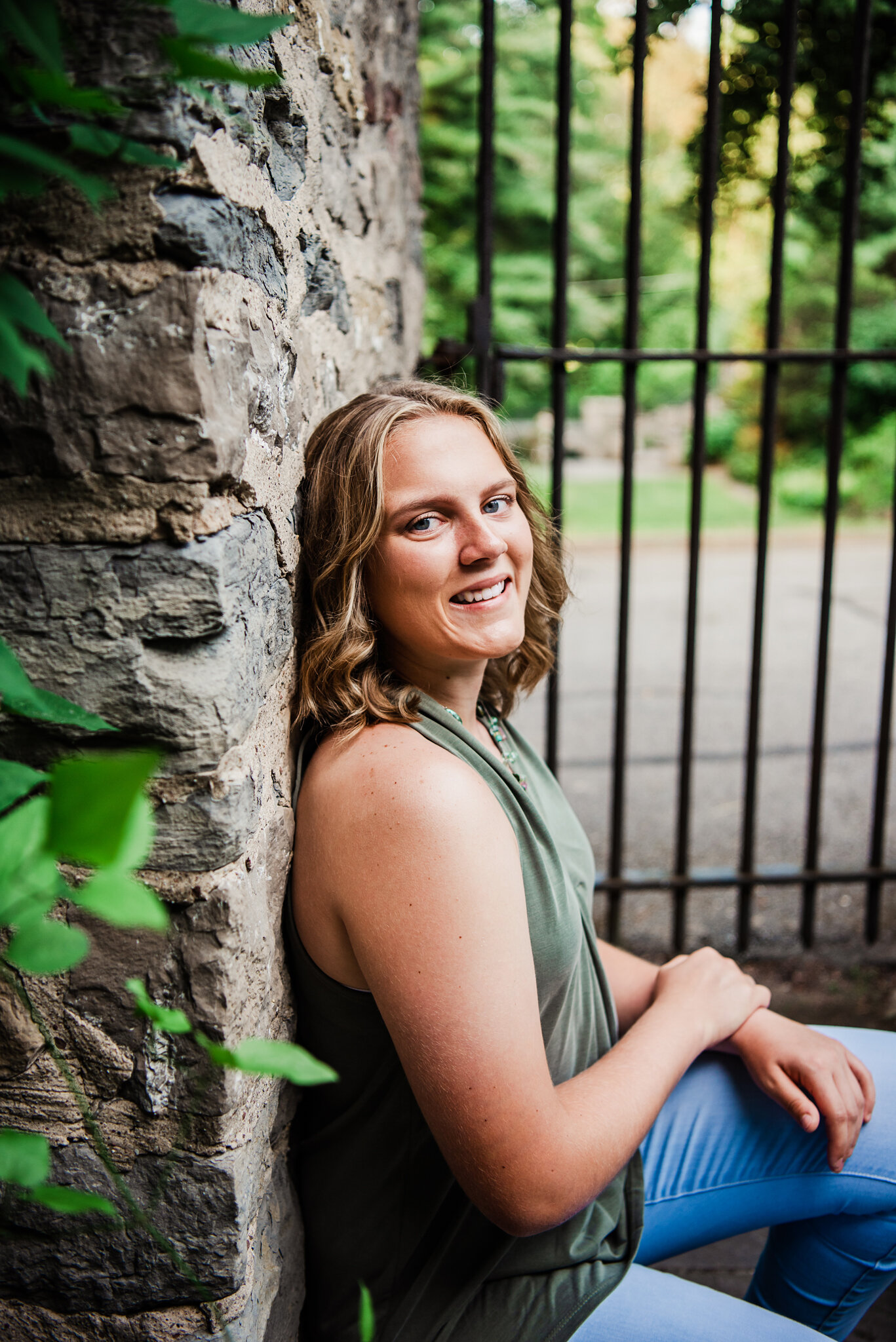 Warner_Castle_Sunken_Gardens_Rochester_Senior_Portrait_Session_JILL_STUDIO_Rochester_NY_Photographer_DSC_5013.jpg