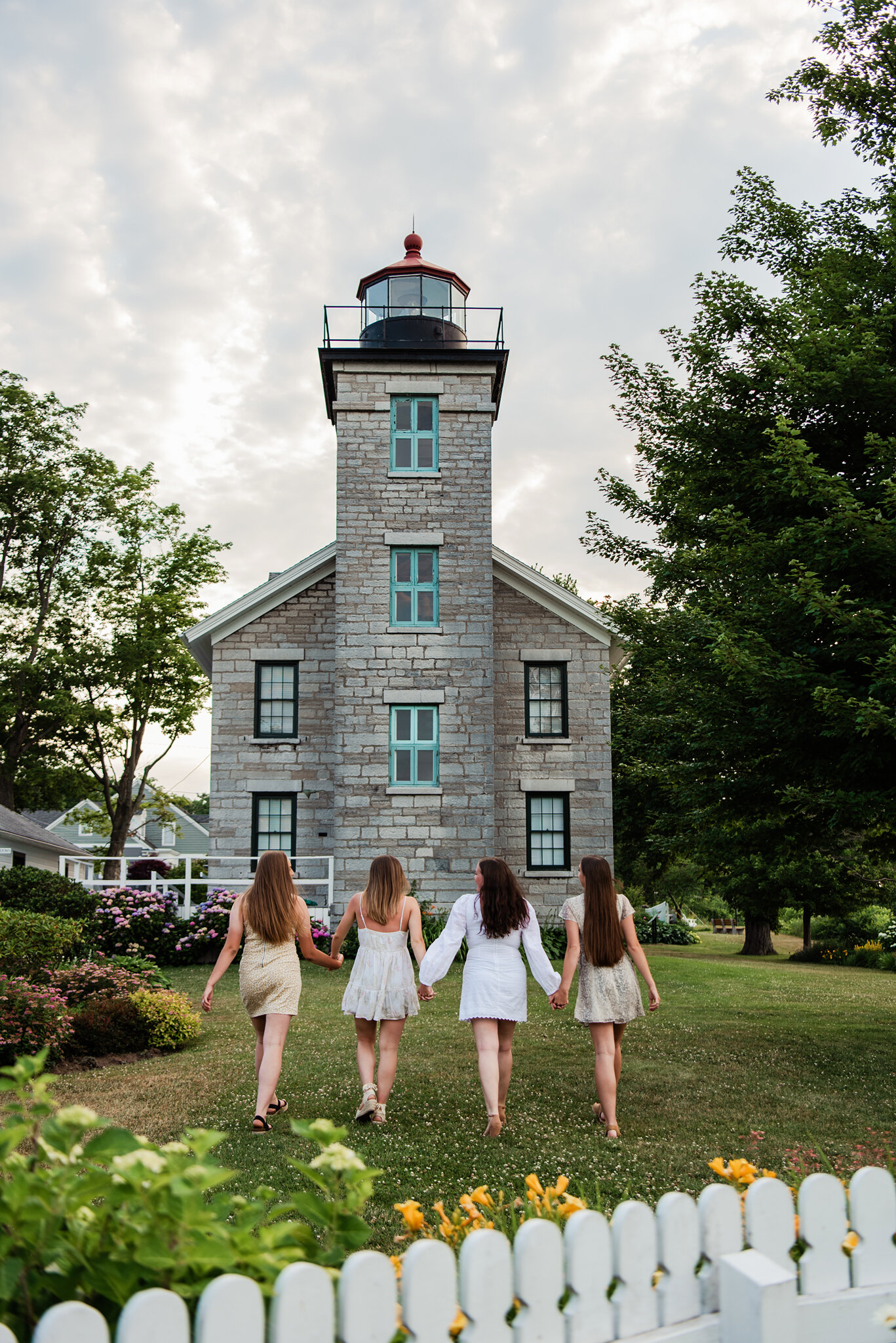 Sodus_Bay_Lighthouse_Museum_Rochester_Friends_Session_JILL_STUDIO_Rochester_NY_Photographer_7805.jpg