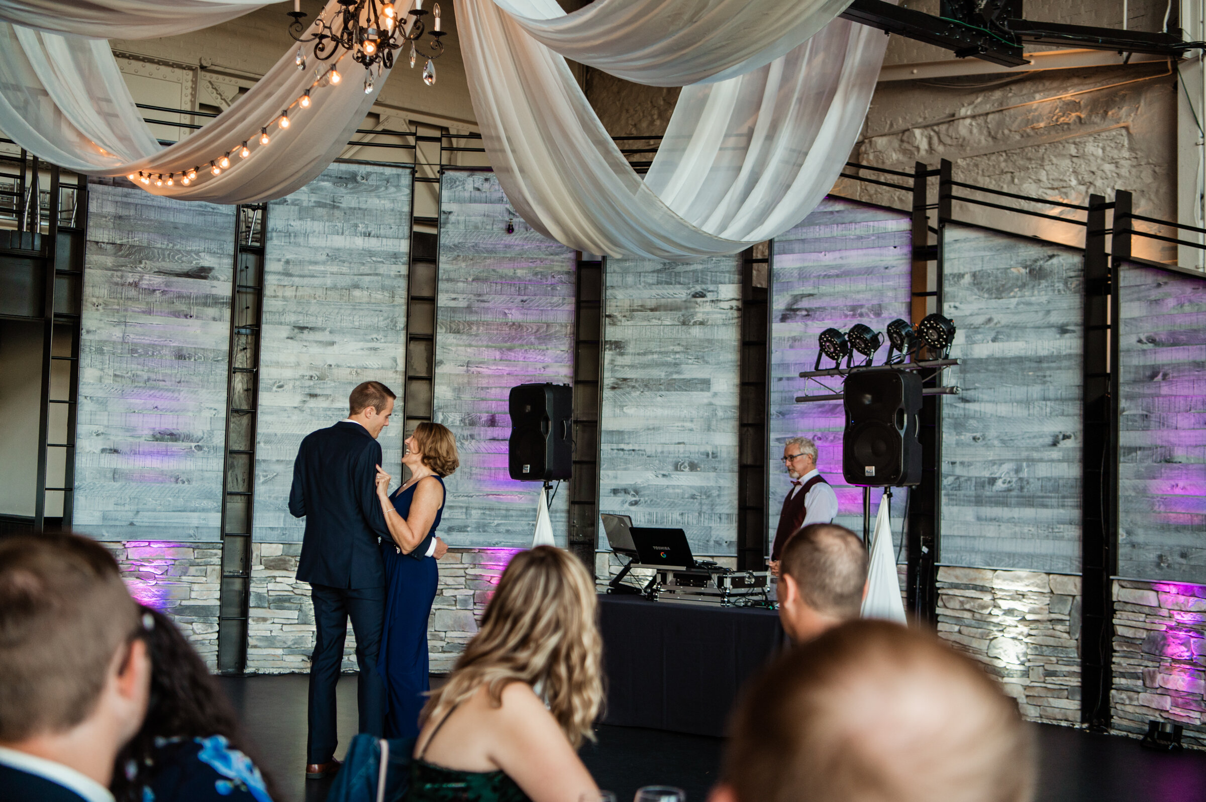 La_Luna_Rochester_Wedding_JILL_STUDIO_Rochester_NY_Photographer_7219.jpg