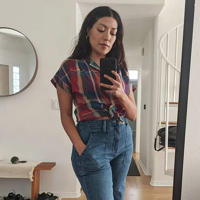 Today's 70s look and messy entryway. I've had this vintage top for nearly a decade. I &hearts;️ it! Someone once offered to buy it from me. Anyway perfect comfy outfit for Friday. These pants are also delightfully stretchy. Need the stretch these day