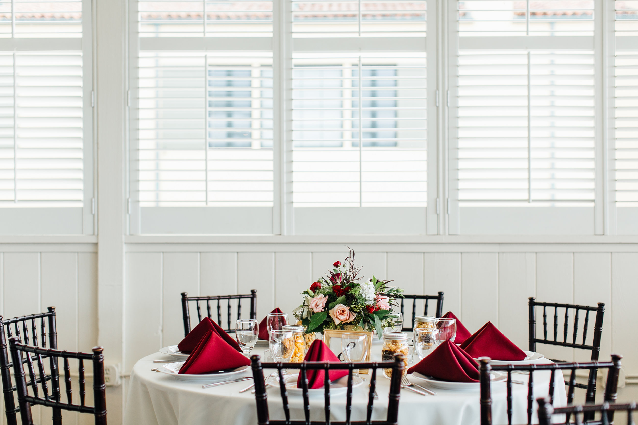 m-b-malibu-west-beach-club-wedding-table