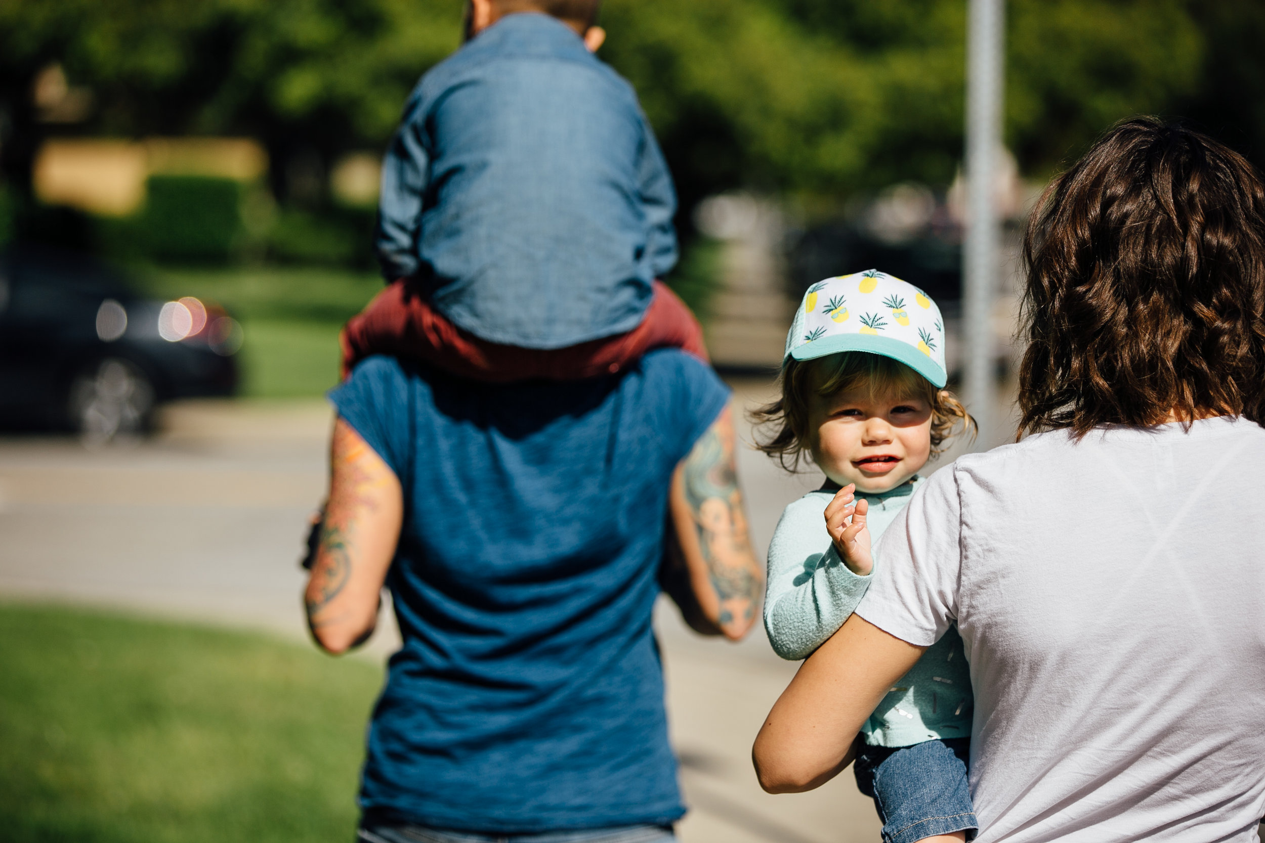 SantaCruzFamilyLifestyleSession_CloseUpWalk