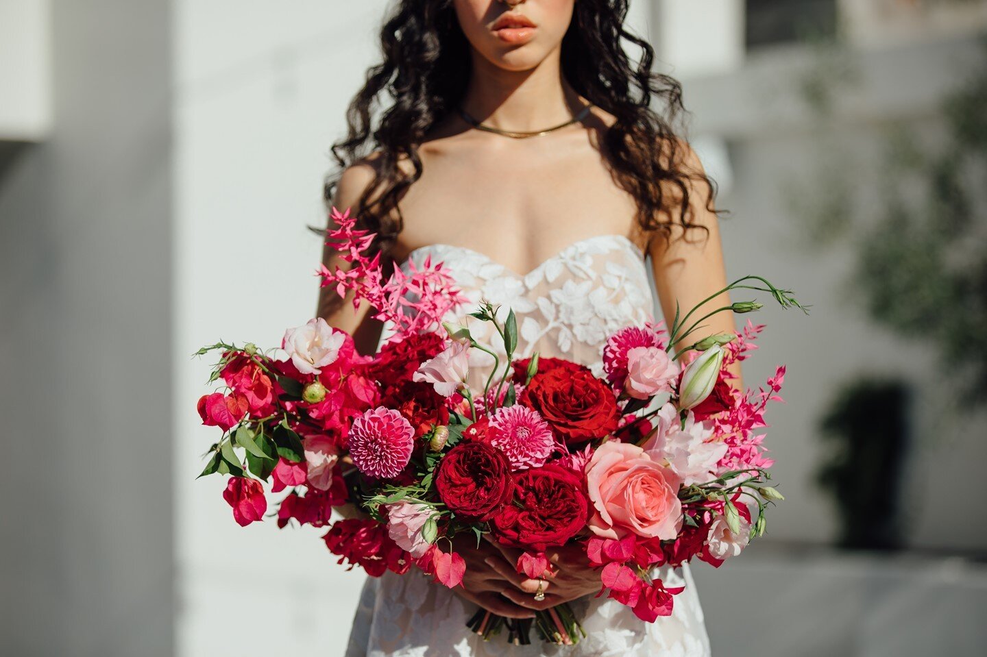 Sometimes the best accessory on your wedding day is that gorgeous a*&amp; bouquet 🤩 #statementbouquet⁠
⁠
Venue &ndash; @blancourbanvenue ⁠
Producer/Design - @tildeathla⁠
Photographer/Design &ndash; @katherinebreewalkerphotography⁠
Makeup - @paulinef