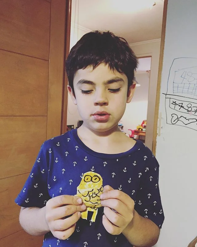 Le&oacute;n y su lechuza de Algarrobo. En todos sus &aacute;ngulos.

#lechuza
#owl
#paperowl