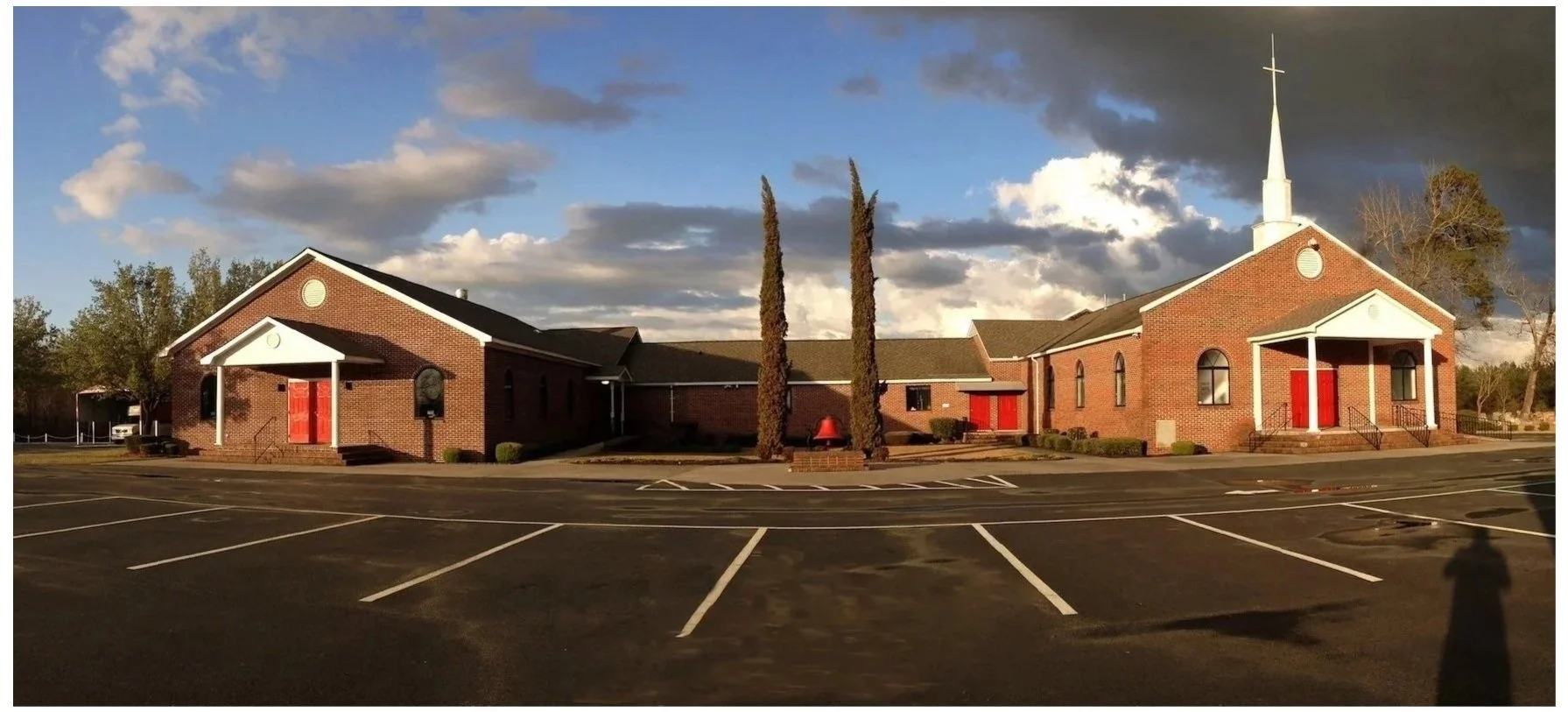 redhill-facad-pano-bnr.jpg