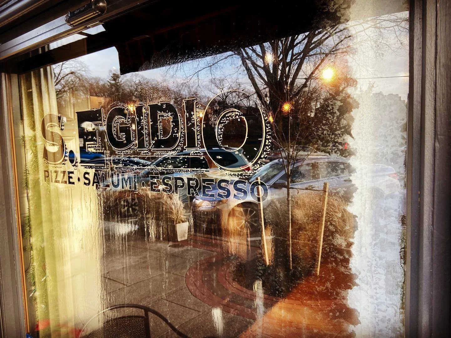 Warm up with 🔥🔥🔥wood fired pizza this Christmas Eve. Open till 8pm. 🎄🎅