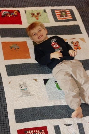 cute kid t shirt quilt..jpg