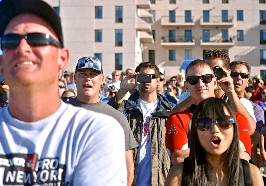 Quiksilver Spectators