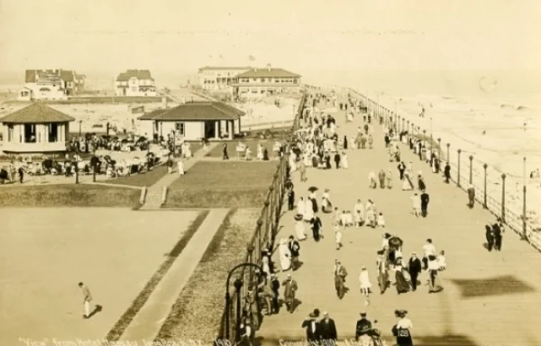 Obscured by sand and weeds, the weathered concrete slabs on the lot that abuts the boardwalk between Edwards and Riverside boulevards are like Long Beach’s ancient ruins. READ MORE