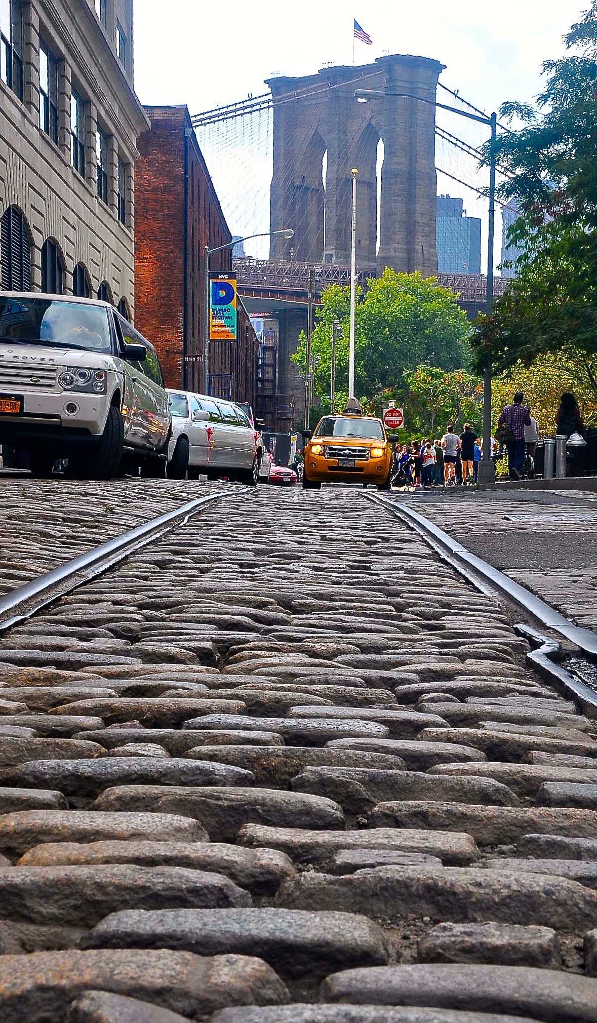 @ Brooklyn Bridge & Cobblestone (LR&iPhoto).jpg