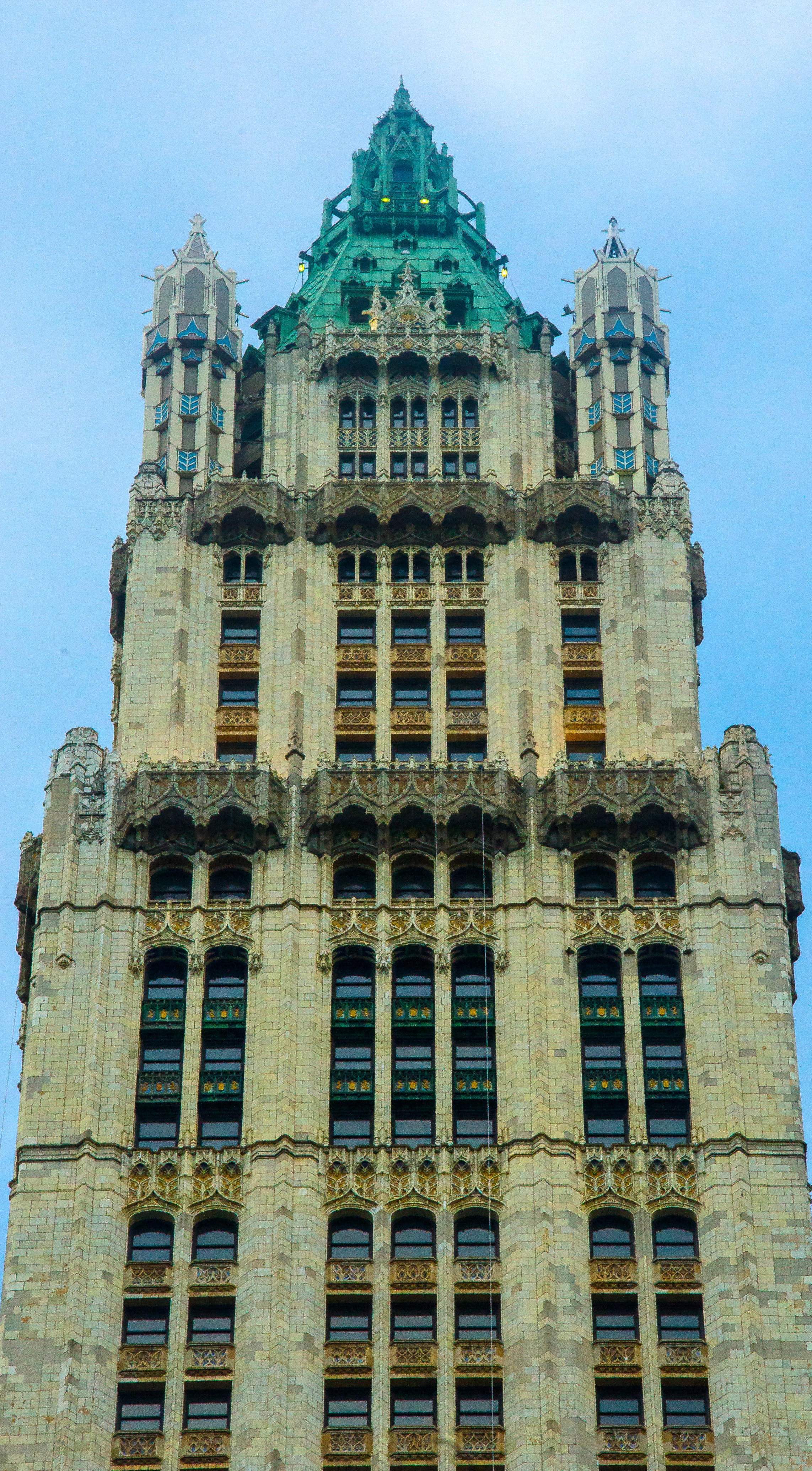 A close up of the Gothic-like pinnacle&nbsp;of the building, taken from City Hall Park. (Photo: Joseph Kellard)&nbsp;