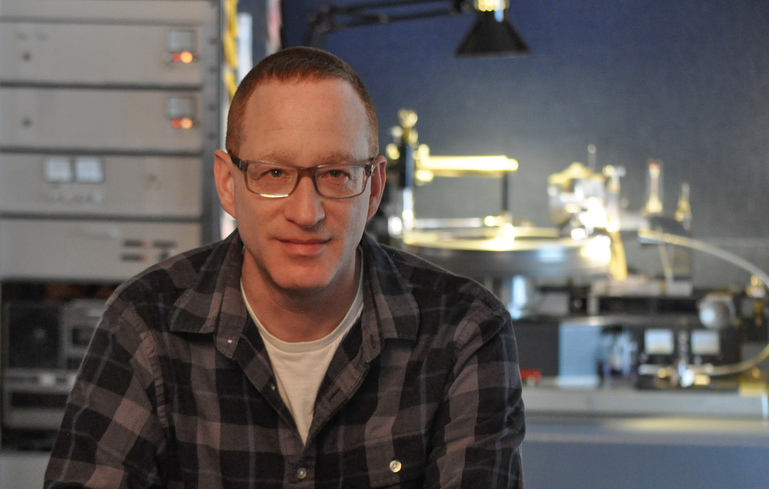  Alex Abrash is owner of AA Mastering, a vinyl mastering and lacquer disc cutting business based in Plainveiw, Long Island. 
