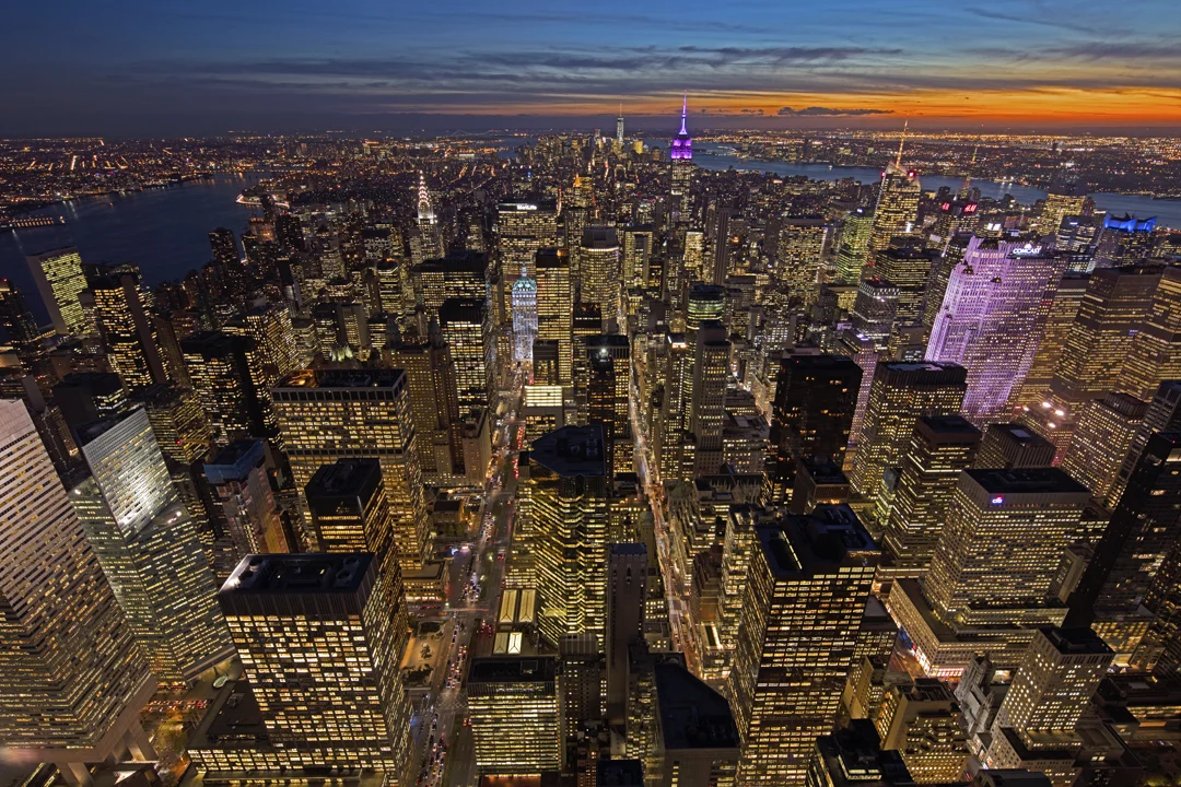 A view of midtown and lower Manhattan from atop 432 Park Avenue. image: richard berenholtz