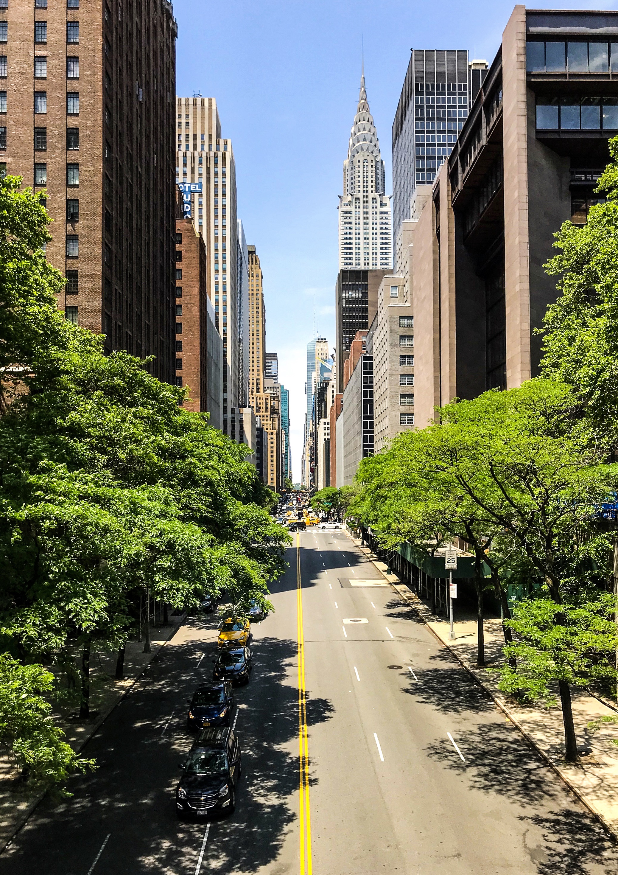 @ E._42nd_St._vista_Chrysler_Building_from_Tudor_City_6.9.18__Photo © 2018 Joseph Kellard:kellardmedia.com.JPG