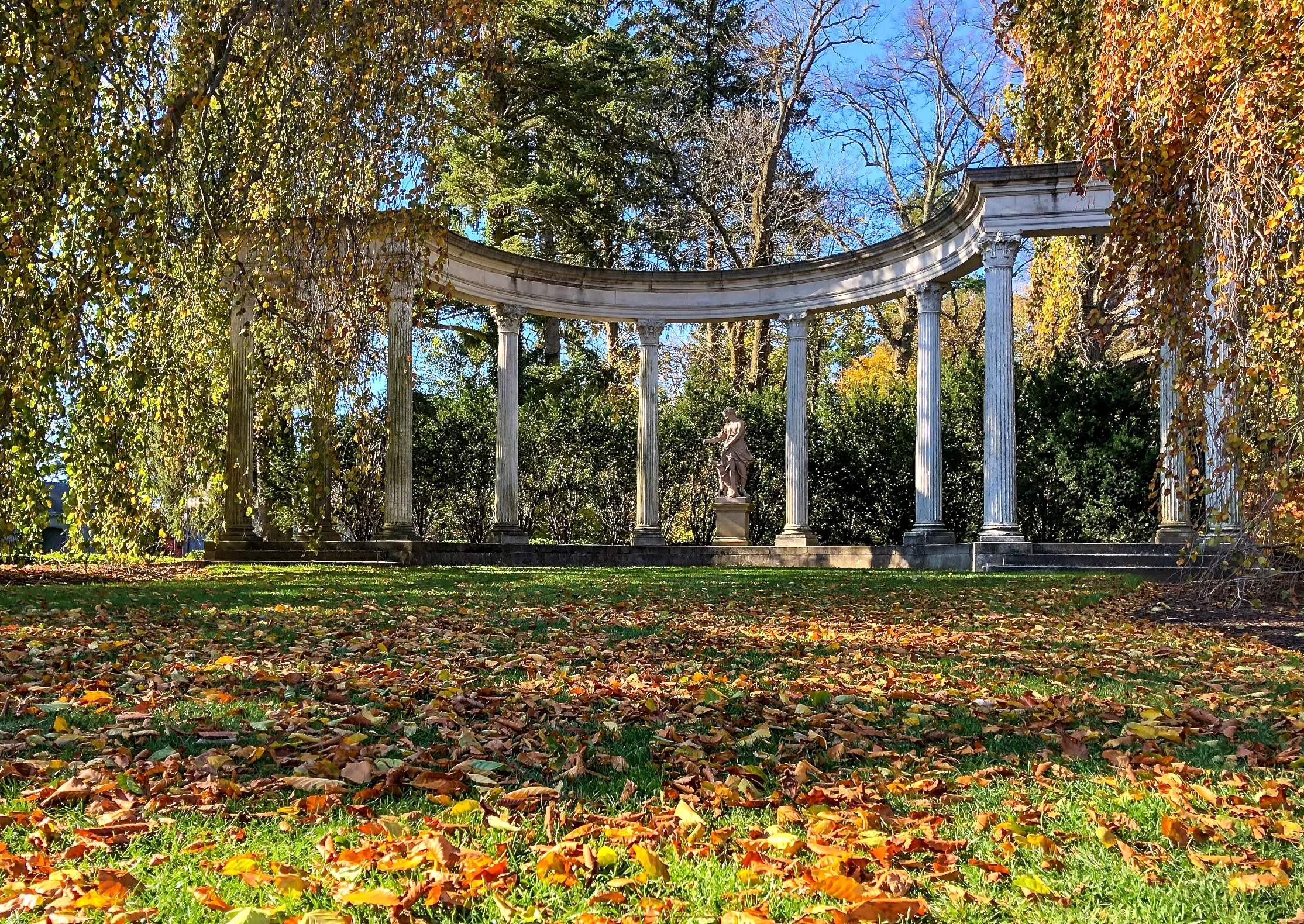 _@ Diana_arch_Old Westbury Gardens 11.11.18.jpg