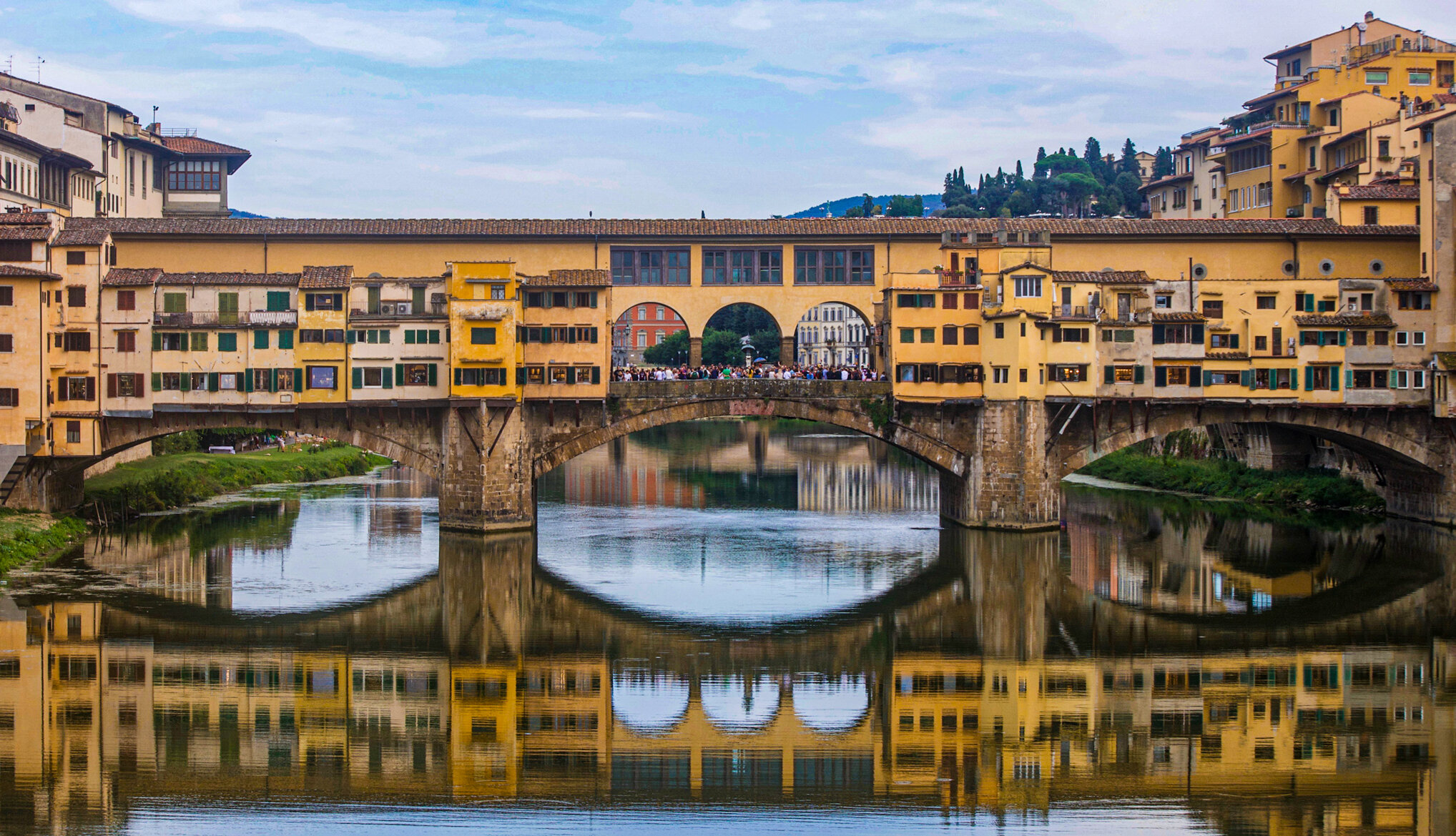 @ Ponte Vecchio_Arno River_Florence.jpg