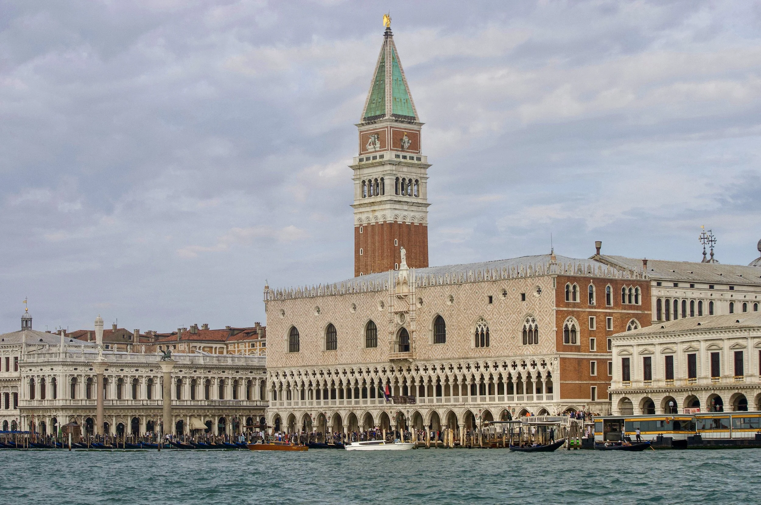 @ @ Palazzo Ducale_Doge's Palace_Grand Canal_Venice..jpg
