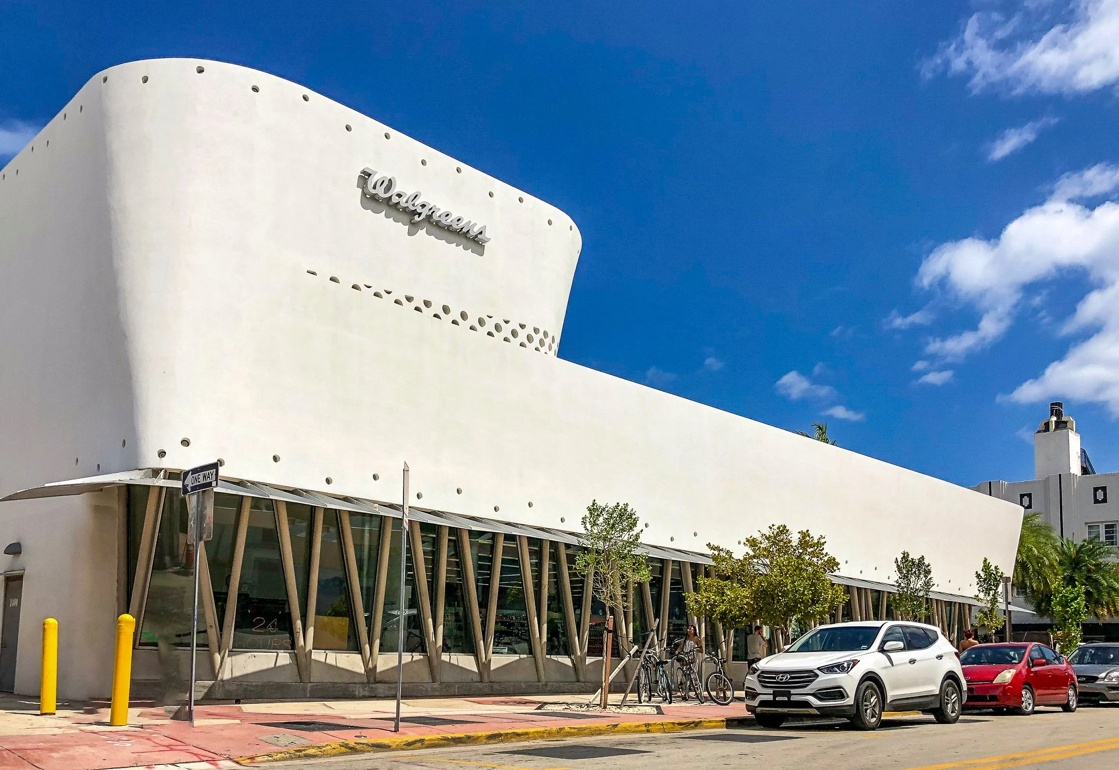  Walgreens in Miami Beach 