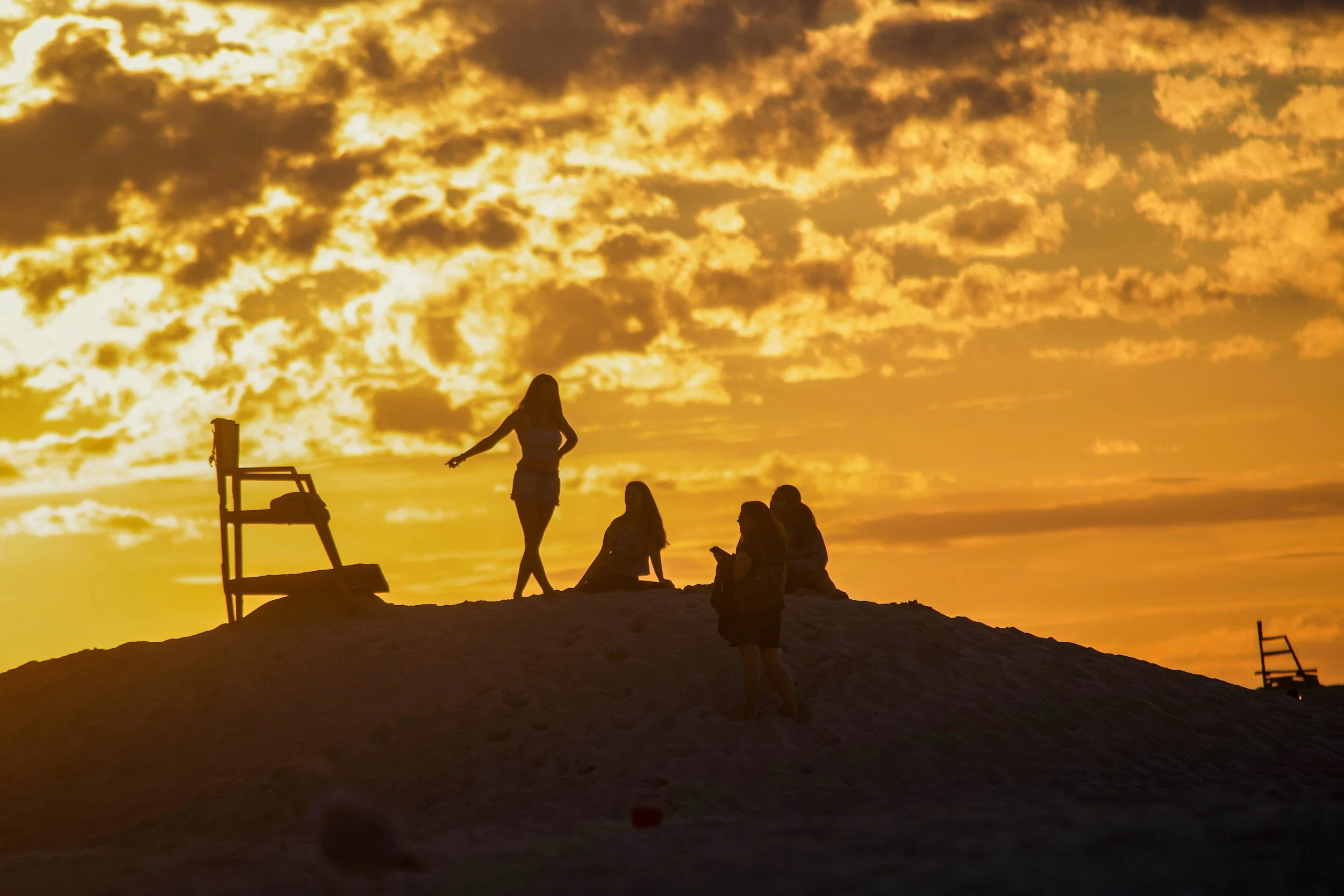 @ @ Girls_lifeguard mound_Long Beach.jpg
