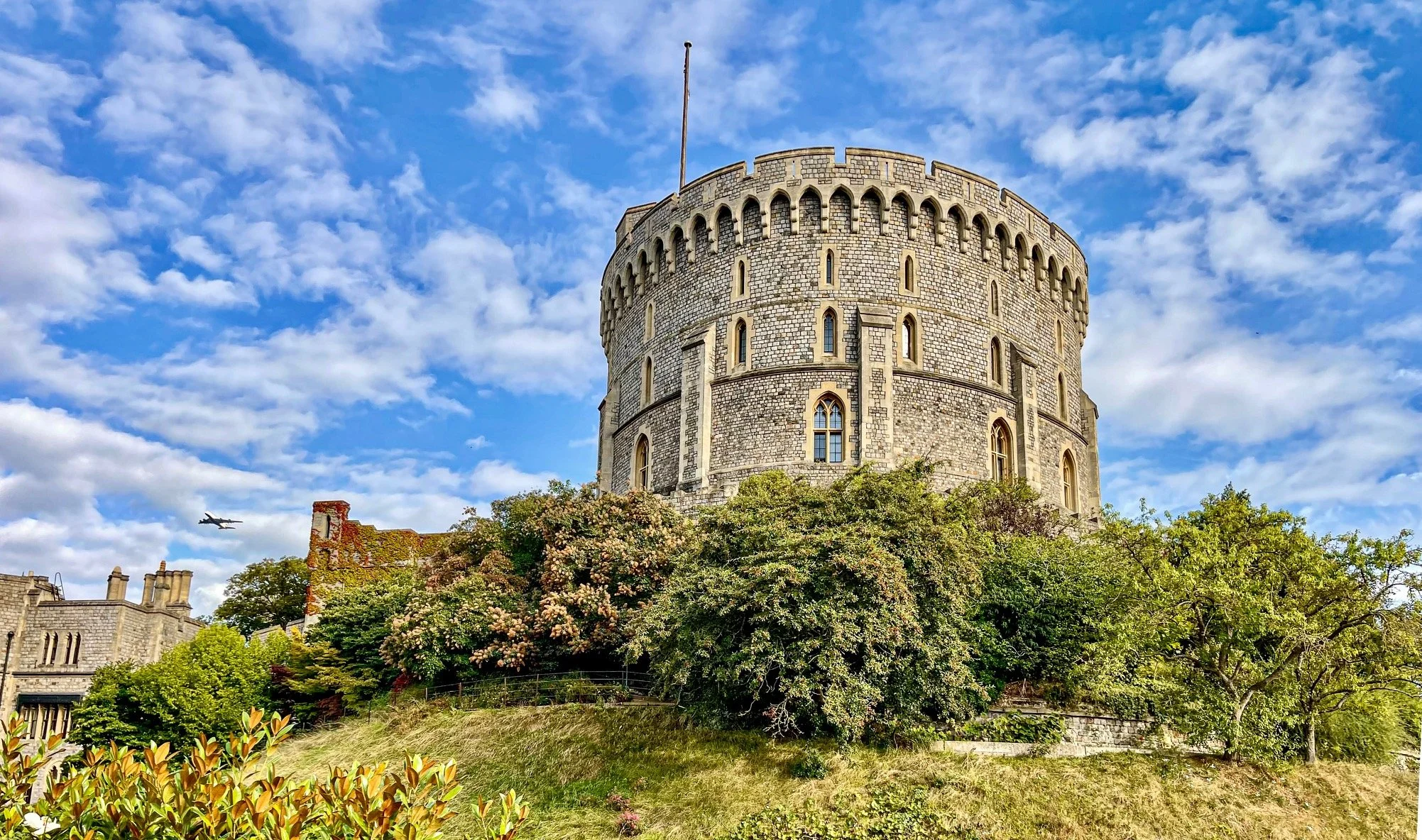  Windsor Castle in London has been home to British royalty for nearly 1,000 years, making it the longest-occupied palace in Europe and the world’s oldest inhabited castle. What started as William the Conqueror’s wooden fortress around 1070 has been t