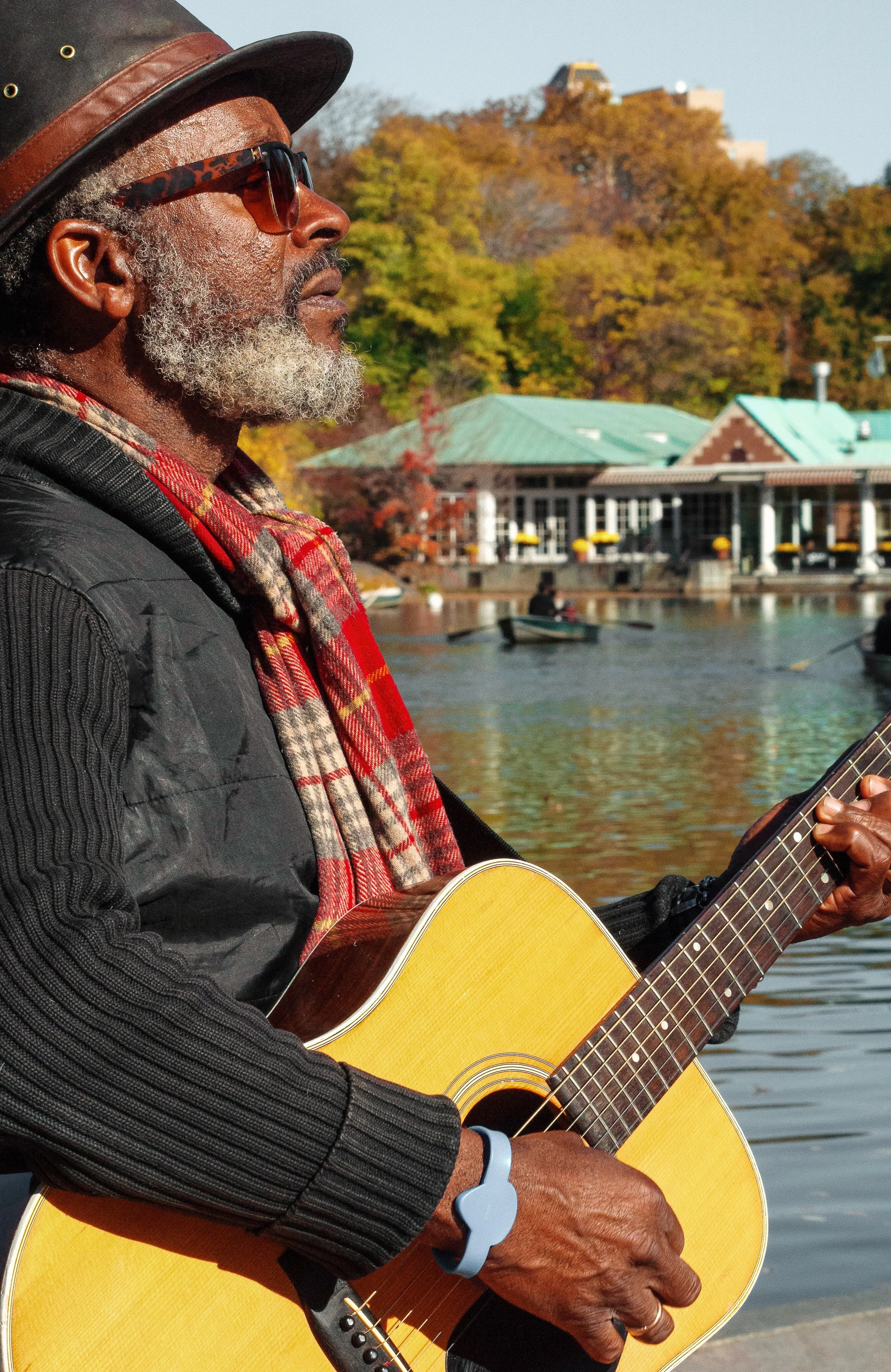@ @ Guitarist_Loeb Boathouse_.jpg