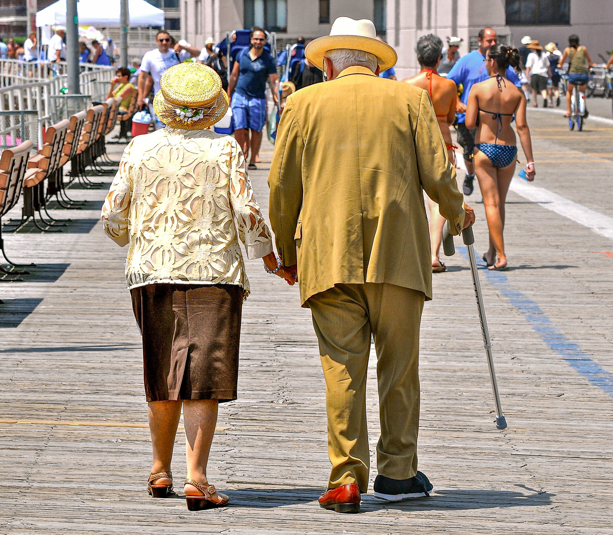 Couple_Long Beach Boardwalk_Photo © Joseph Kellard:kellardmedia.com.jpg
