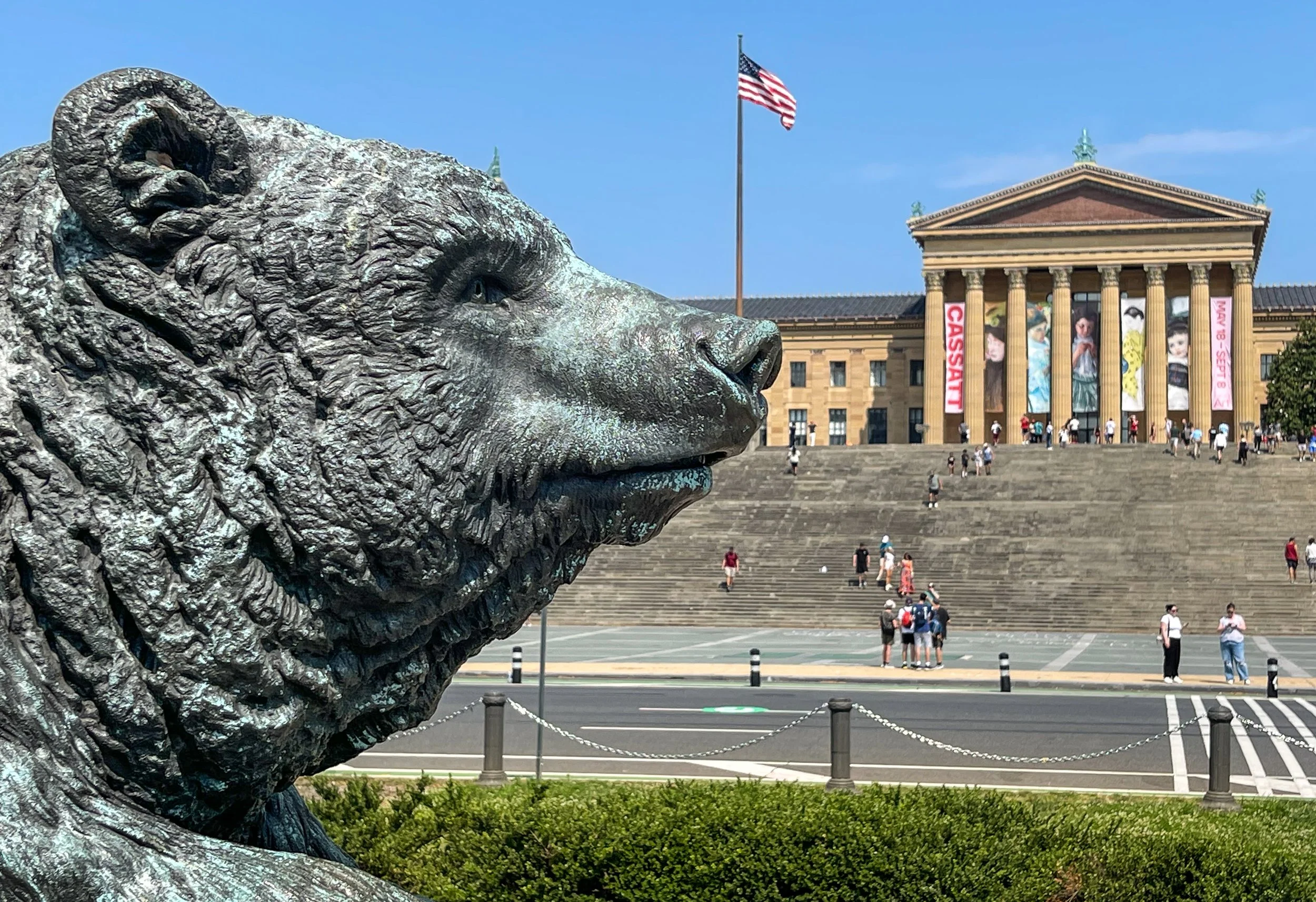 @ Bear_Washington Monument_Philadelphia.jpg