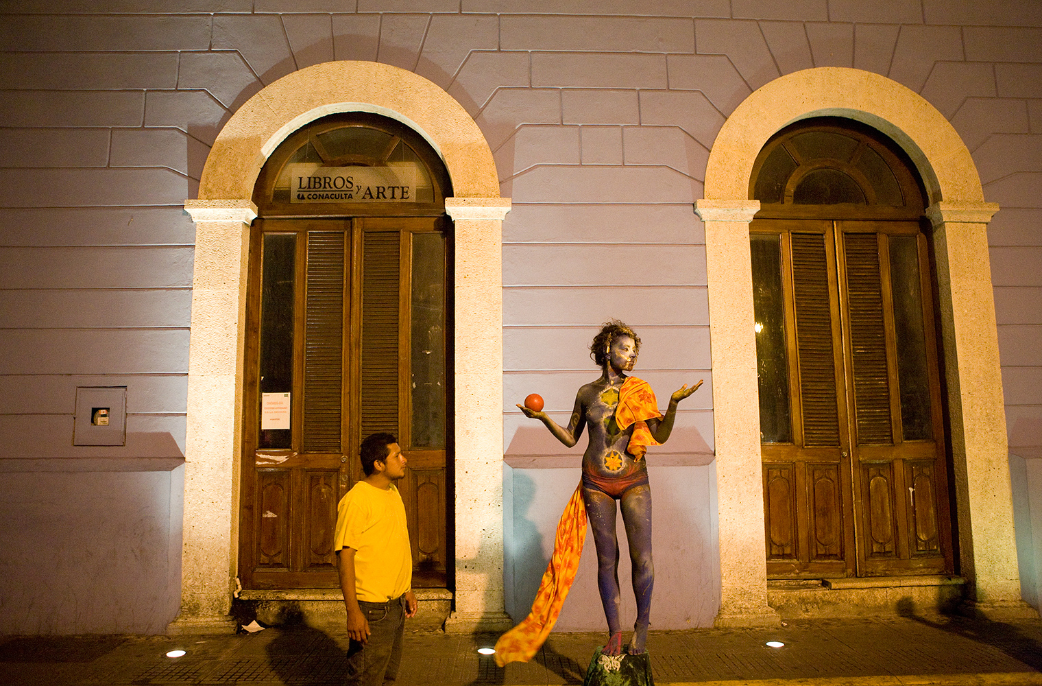  A street performer in Mérida.  