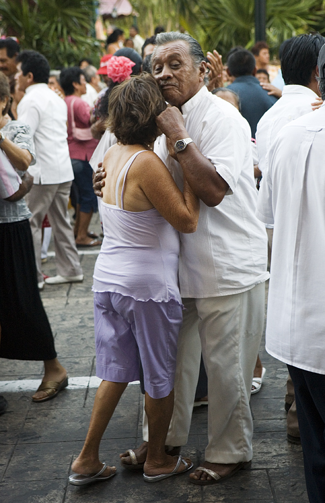  A couple dances at the traditional Sunday night dance on the Plaza Grande in Mérida. 