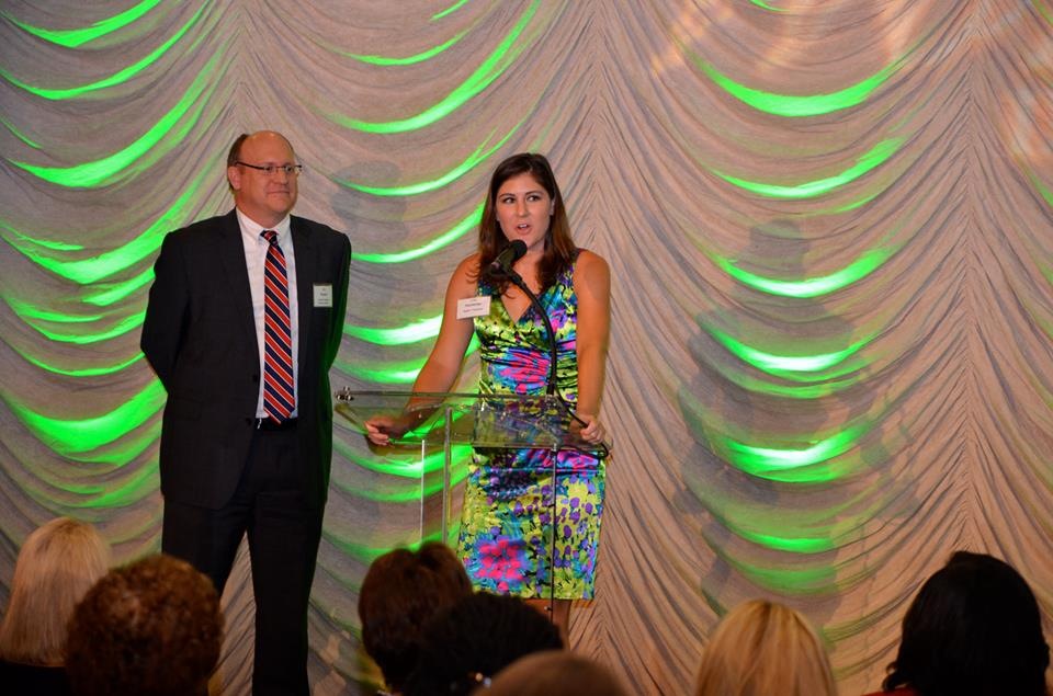 Lisa addresses the crowd after receiving the 2013 Rising Star Award