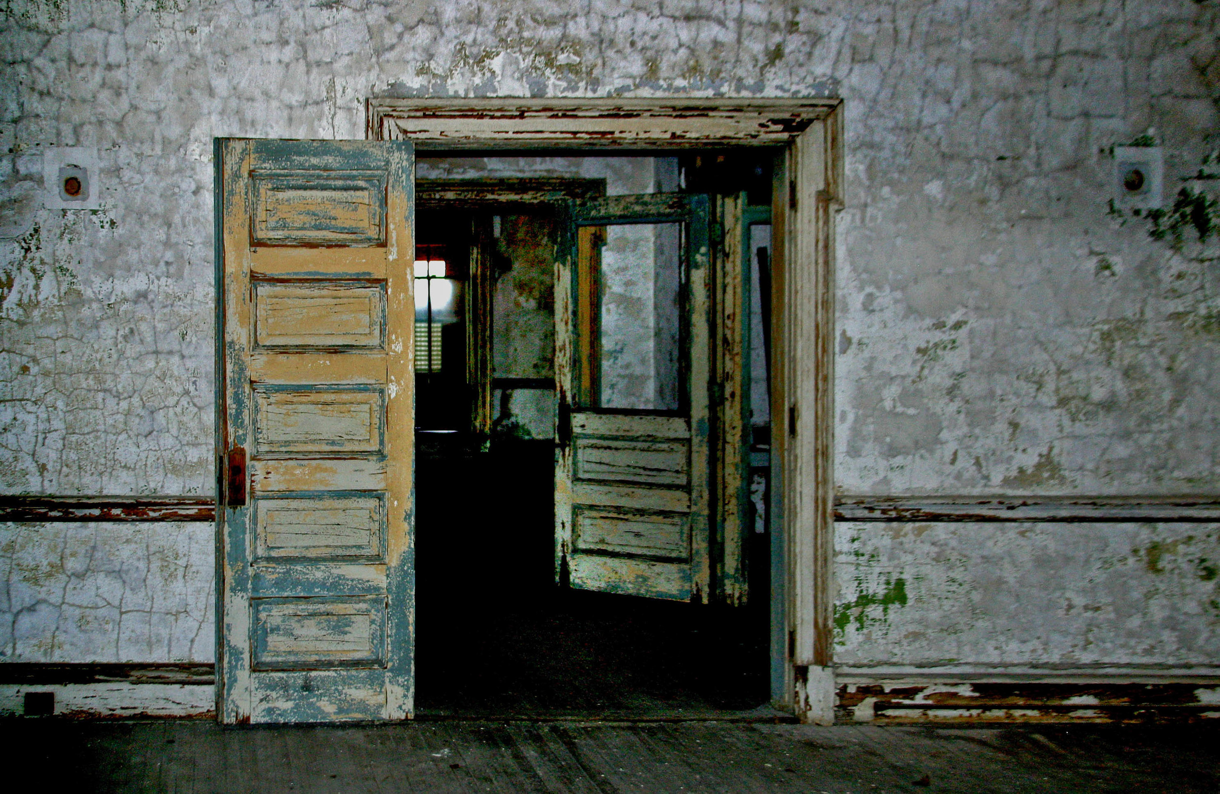 3. Ellis Island Hospital 