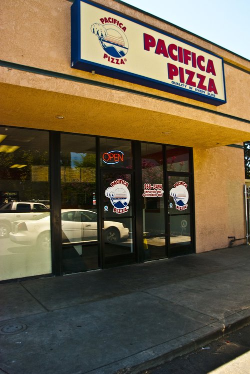 Pacifica Pizza, pizza restaurant in Tower District, Fresno, photo 1 of 4