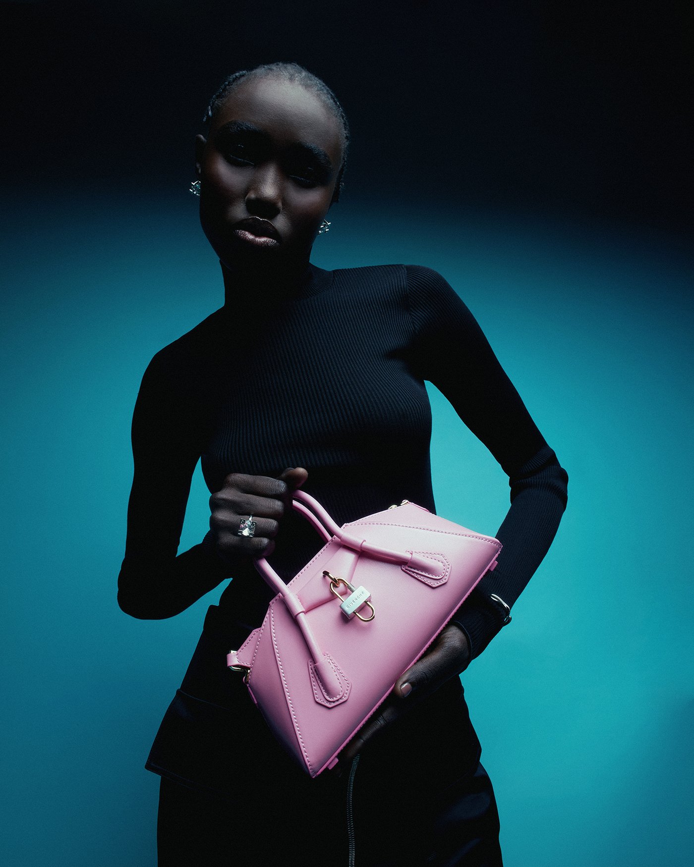 2022_11_08_GIVENCHY 470(2).jpg