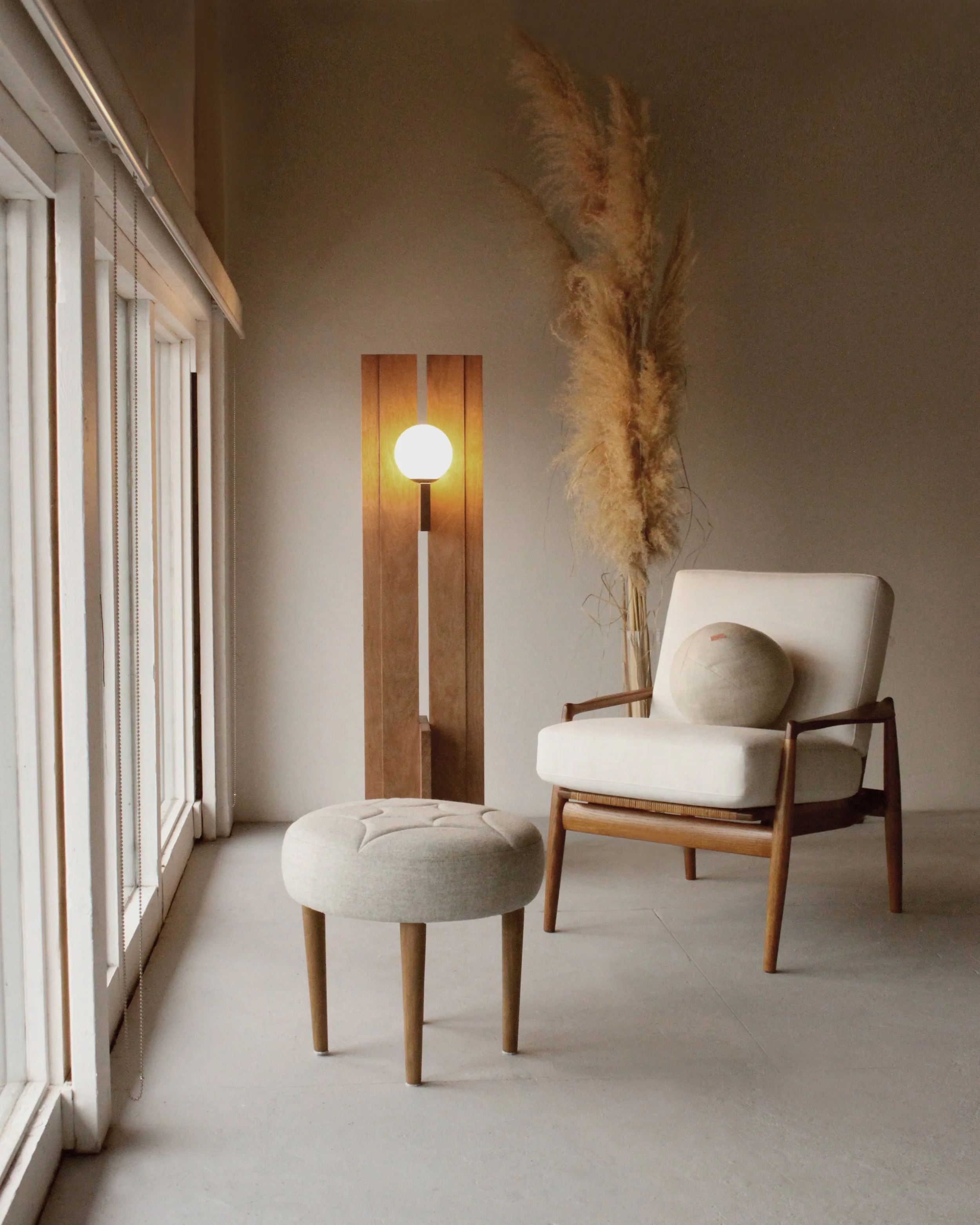 TOTEM LAMP 1 Dane Saunders RETROBOUND.jpg