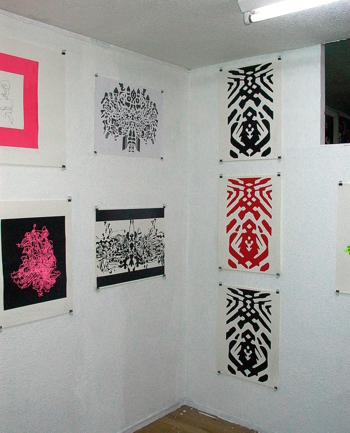 Installation view, Inconxistence Dyezue Gallery akameguro, 2003