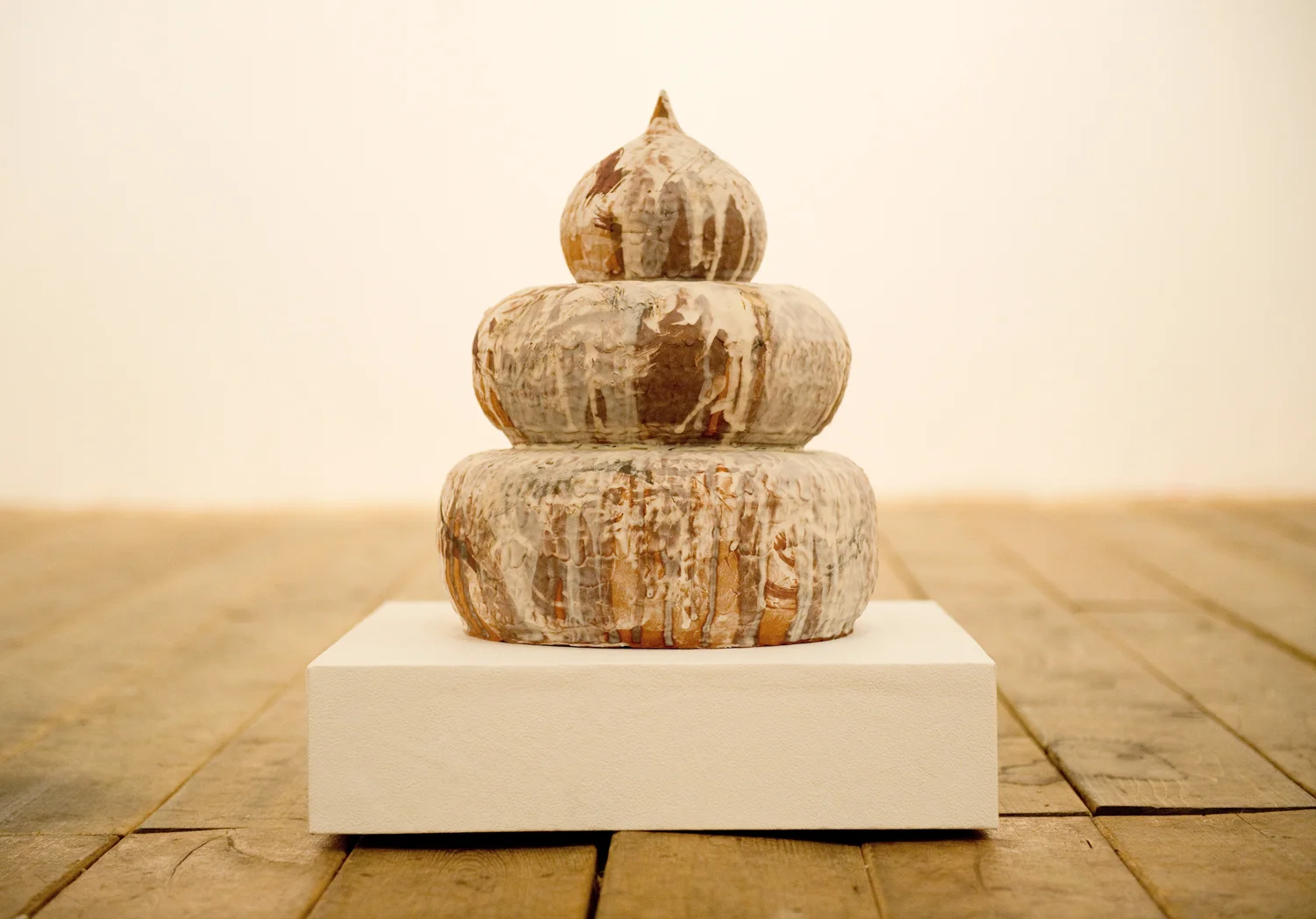 Yakimono Seed I (White), 2012 glazed clay ceramic edition of 4 14 inch (35 cm) long