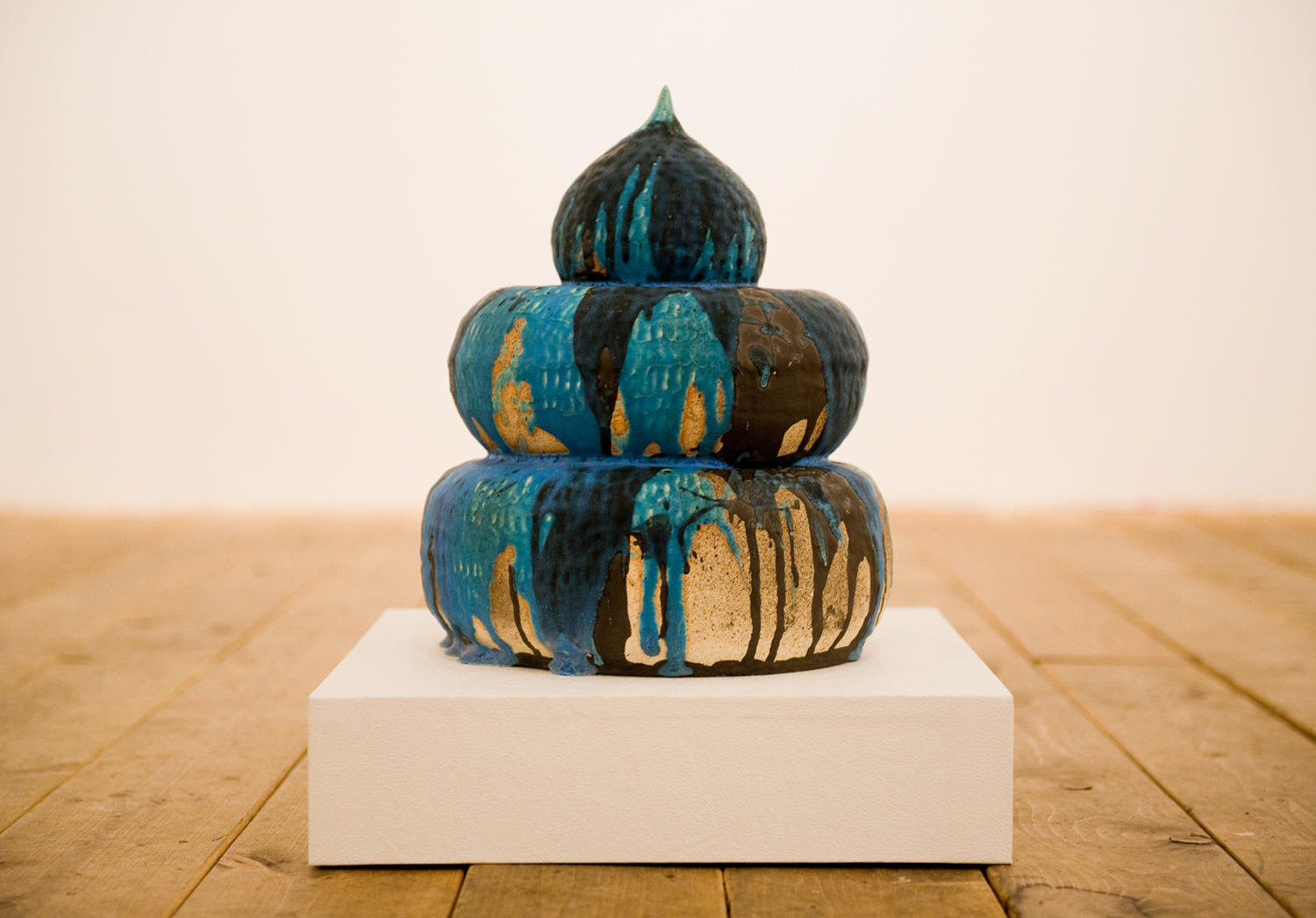  Yakimono Seed I (Blue), 2012 glazed clay ceramic&nbsp; edition of 4 14 inch (35 cm) long   