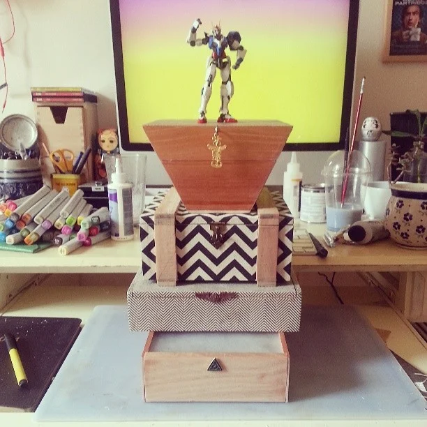 Family picture of the cigar boxes I’ve been fixing up! The one on the bottom is new.