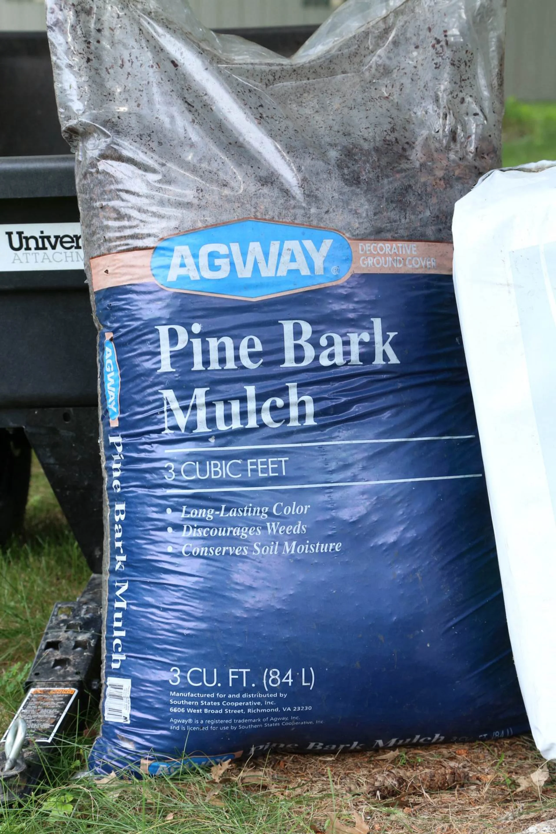 Pine bark fines (called Pine Bark Mulch by Agway)