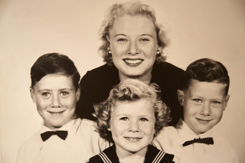 Ruth Hampel with her 3 sons, Max, Alex and Danny