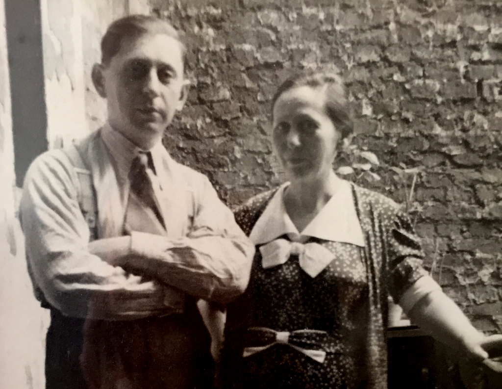 Berta's mother Rosa Müller, with her brother Heine