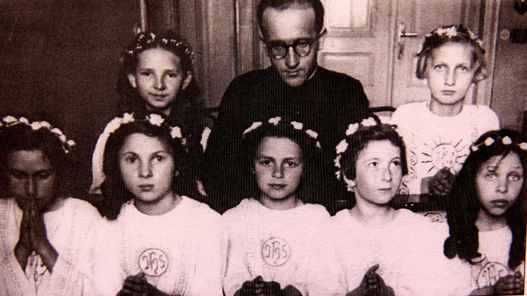 Judy's sister Tosia, front row, second from left. There are 3 other Jewish girls in the front row.