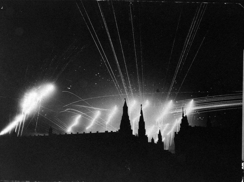 Moscow under attack, 1941.&nbsp;(Photo:&nbsp;Margaret Bourke-White) Civillians, including Ruth and her family, were evacuated to Central Asia for safety, when it looked like Moscow might fall.&nbsp;