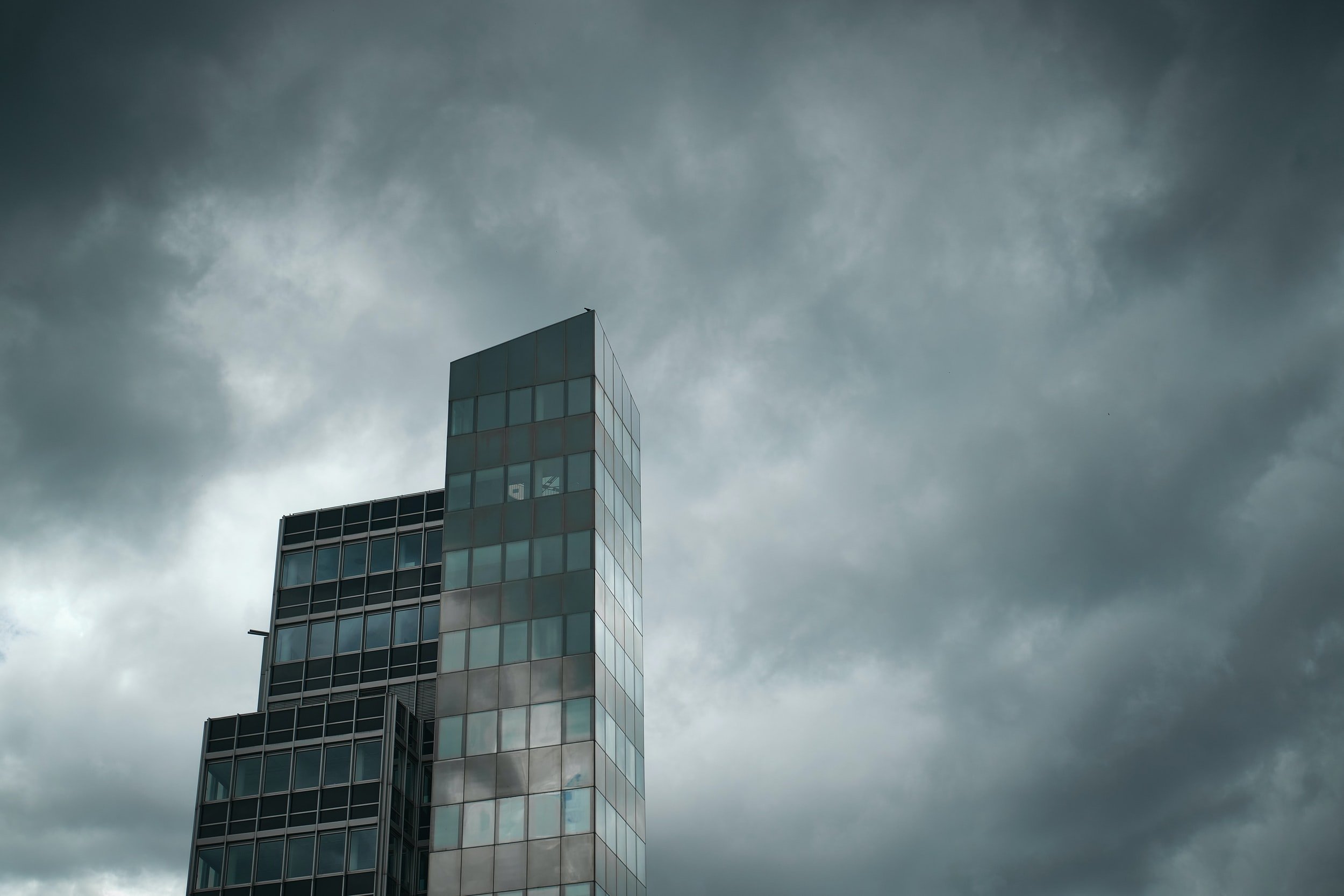 Three Crucial Lessons for Weathering the Stock Market’s Storm