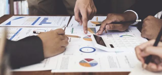 Financial Planners Weigh In: 6 Tips for Getting Out of Debt