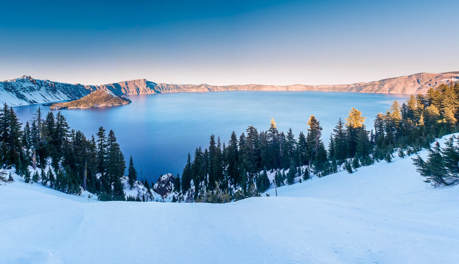 Crater Lake Panorama.jpg