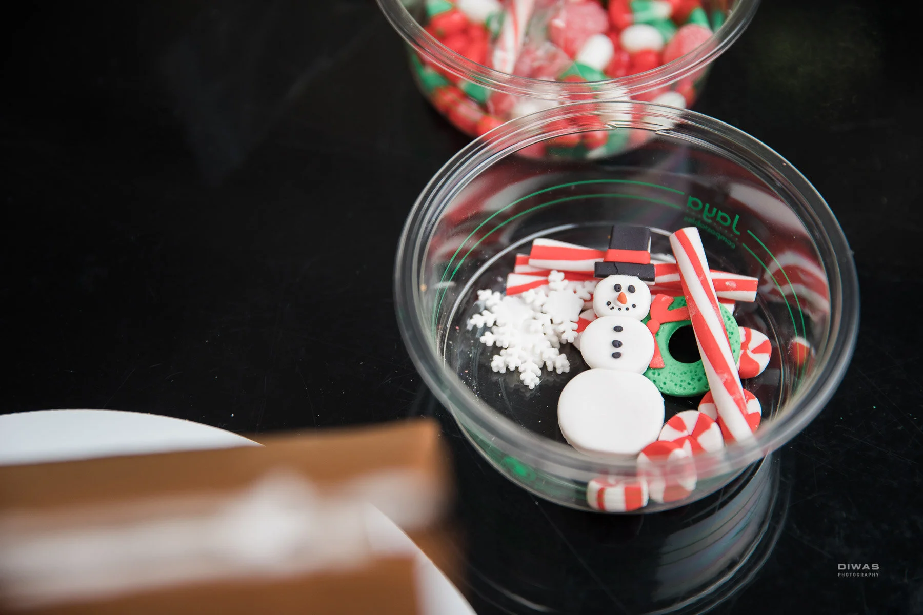 You will also find an assortment of fondant decorations!