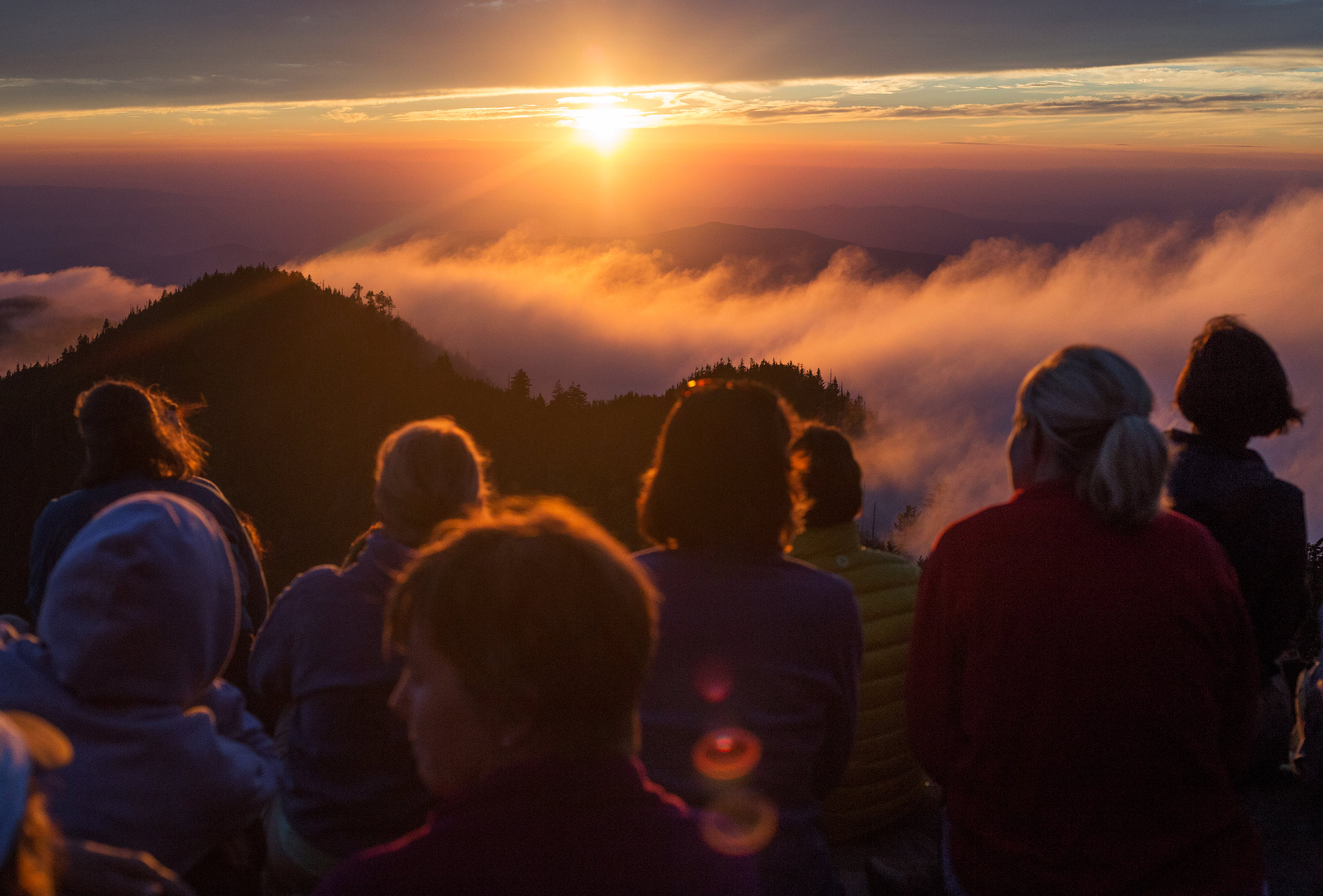 Clifftops_womensretreat_mtleconte_web.jpg