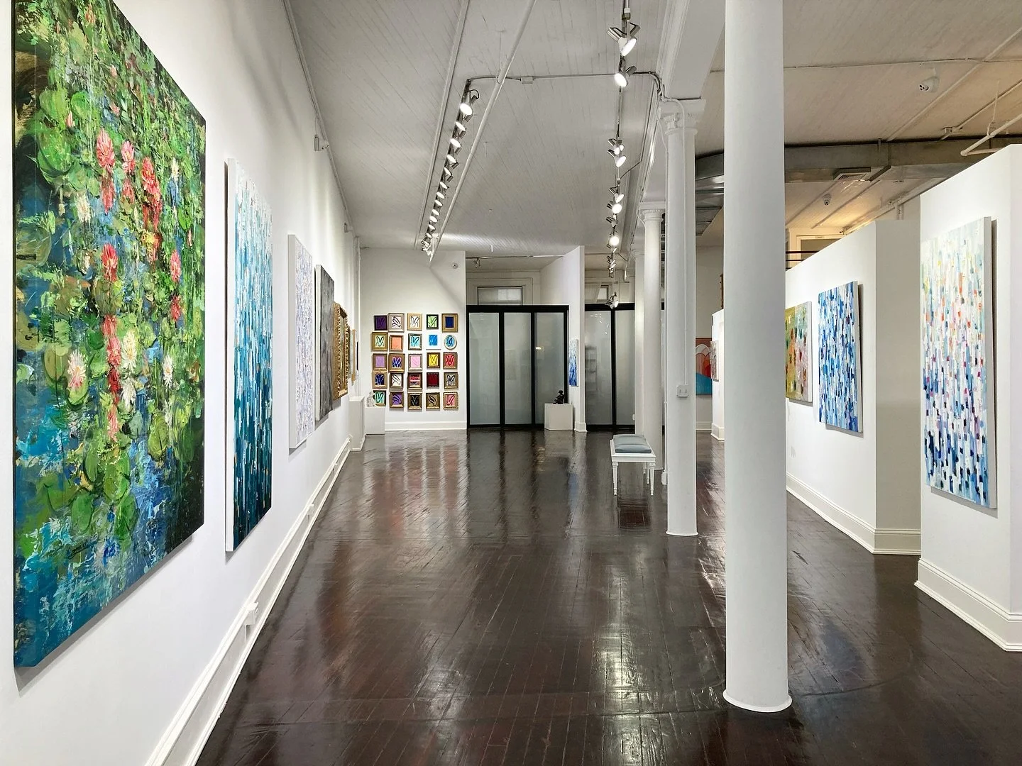 Current views at the gallery 🔥 
.
.
.
.
.
.
#pov #artofvisuals #artgallery #nycartgallery #unionsquare #popart #gallerywalls #colorfulart #funart #contemporyart #interiordesigninspiration #interiordesign